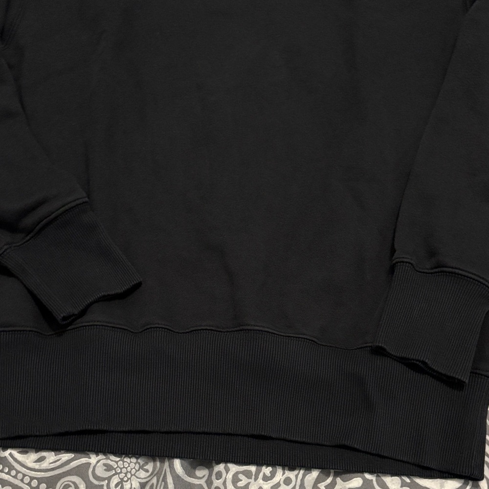 Nike women’s Black crew neck sweater - Picture 3 of 5